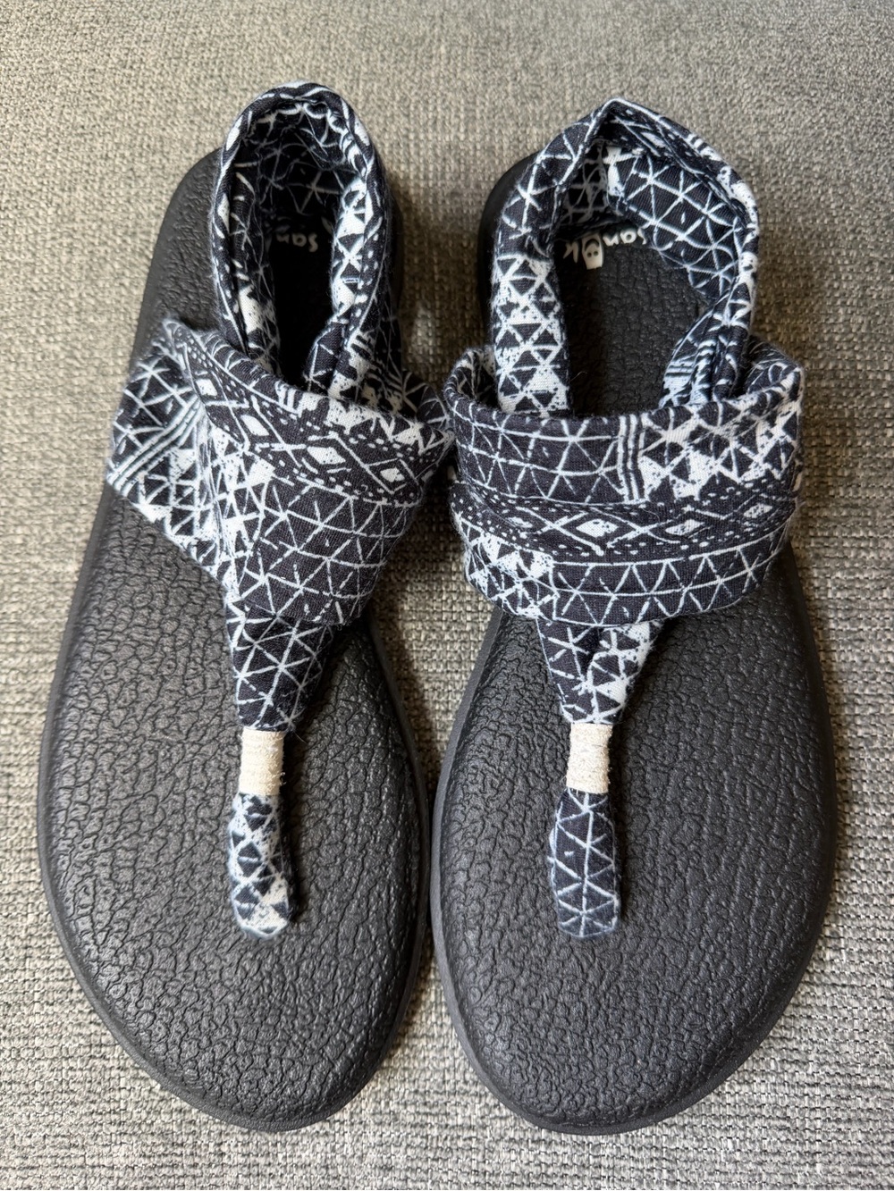 Sanuk Black and White Patterned Yoga Sling Sandals